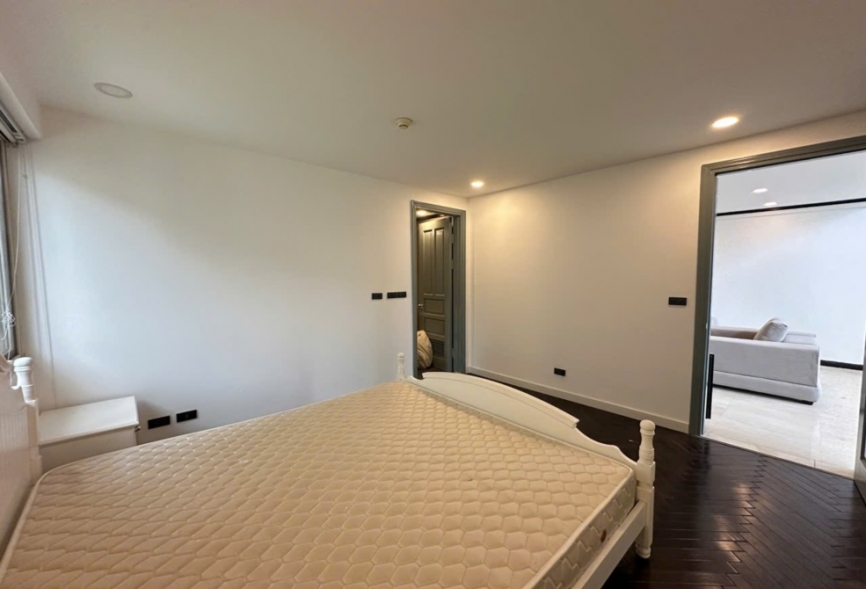 Nice penthouse apartment for rent in Ciputra area 